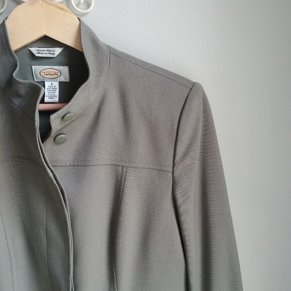 TALBOTS // Collarless Blazer